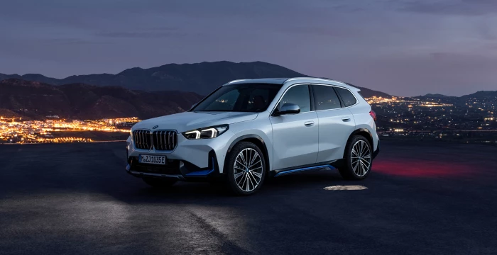 bmw ix1 xdrive30 banner image
