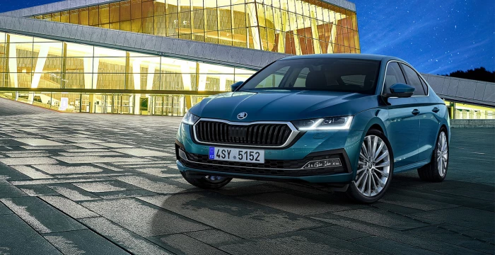 octavia iv phev banner.700x360.q90 1