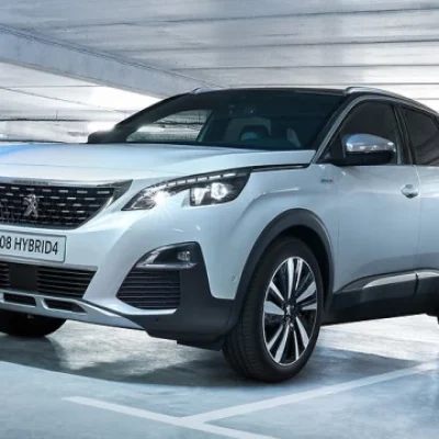 1682077_peugeot_3008phev_hy4_1809pb_002.700x360.q90