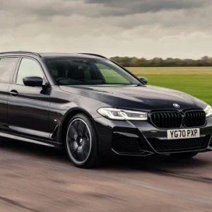 530e_xdrive_touring.700x360.q90