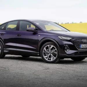 audi_q4_sportback_e-tron_banner-1.700x360.q90 (1)