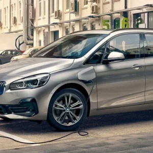 bmw-225xe.700x360.q90