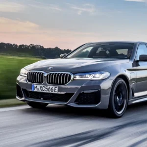 bmw_545e_xdrive_banner.700x360.q90