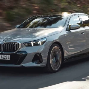 bmw_i5_edrive_40_banner_image.700x360.q90