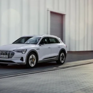 new_audi_e-tron_50_quattro.700x360.q90 (1)