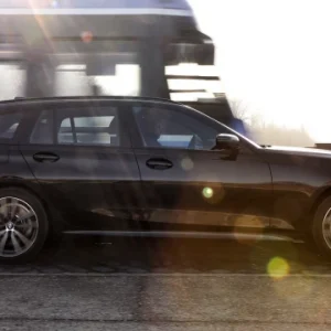 p90382074_highres_the-bmw-330e-xdrive-.700x360.q90
